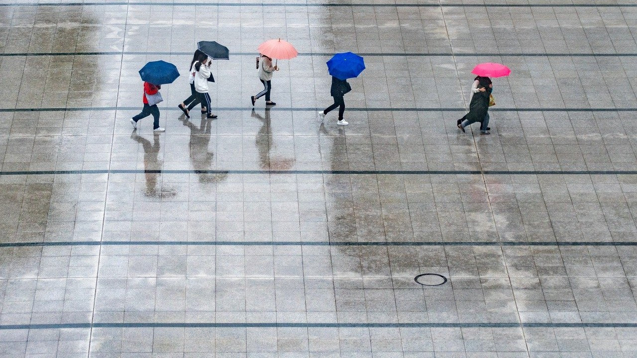 Meteoroloji uyardı: Sağanak devam ediyor, sıcaklıklar düşüyor