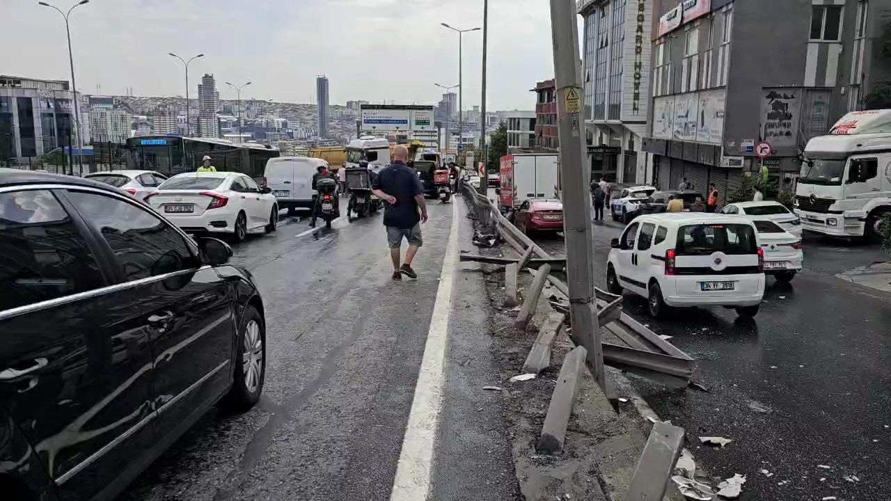 D-100 karayolunda kaza: Ankara istikameti trafiğe kapatıldı