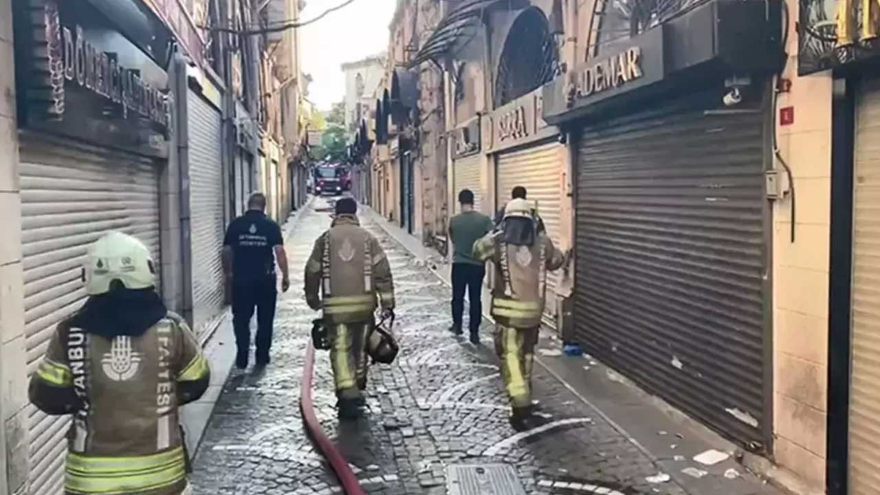 Kapalıçarşı'da yangın: 1 polis hastaneye kaldırıldı