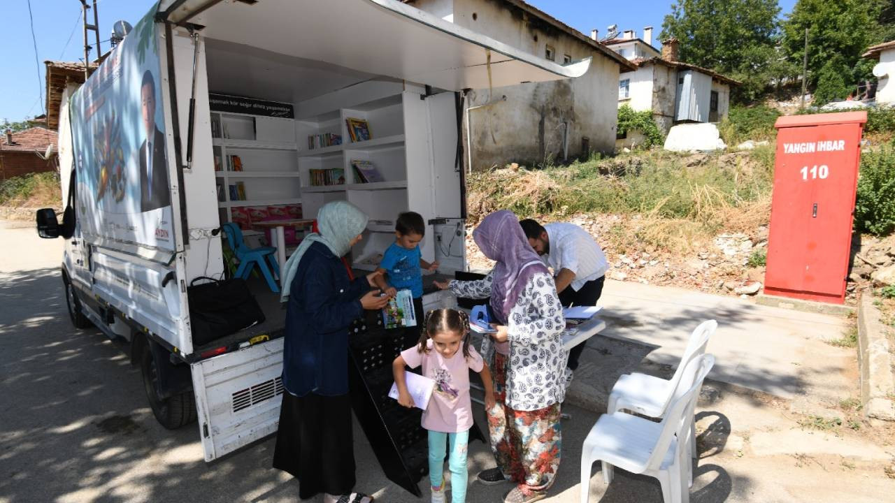 Osmangazi Belediyesi'nin Gezici Kütüphanesi yoğun ilgi görüyor