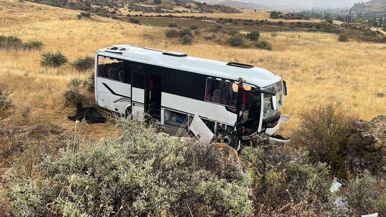 Sivas'ta kaza: 27 kişi yaralandı