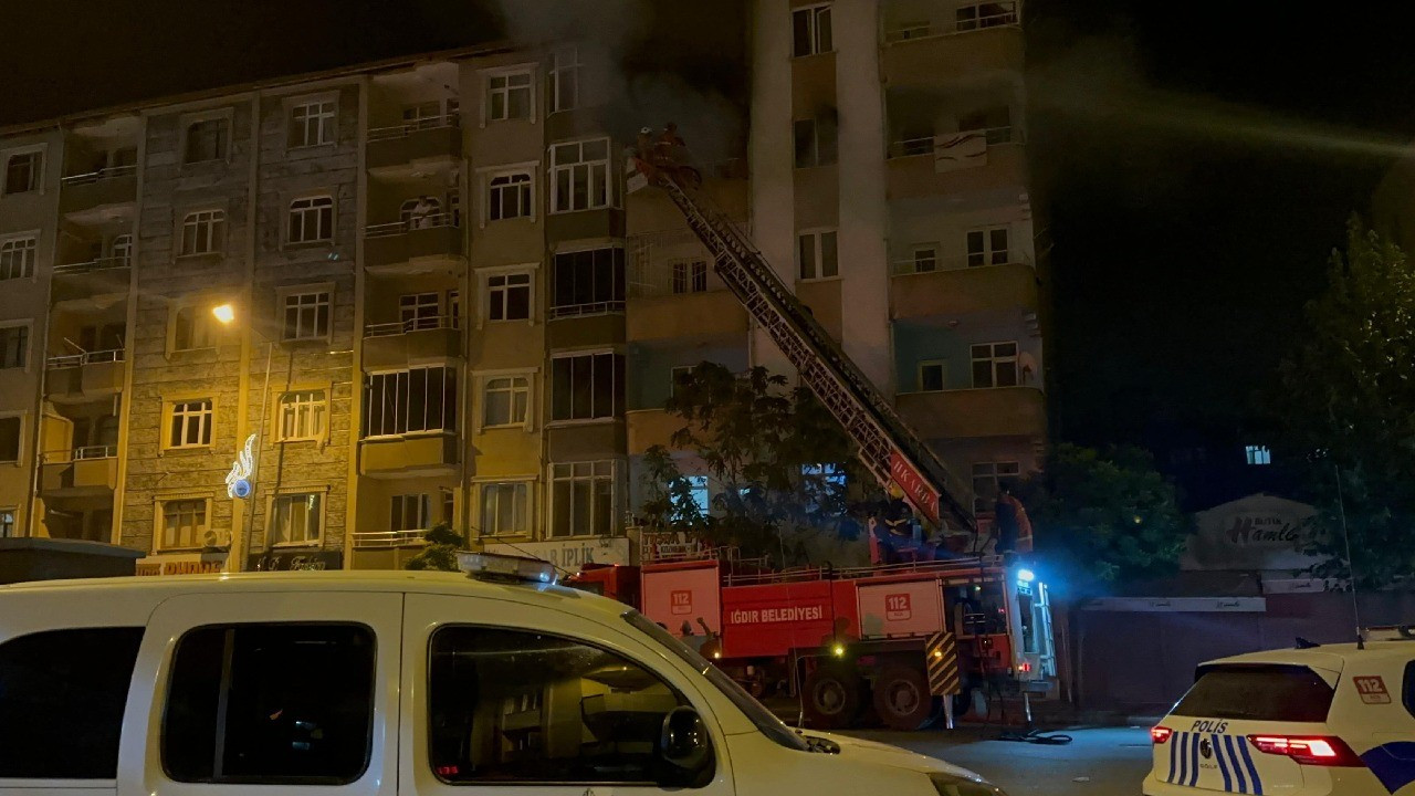 Iğdır'da kiracı ev sahibine kızıp evi yaktı