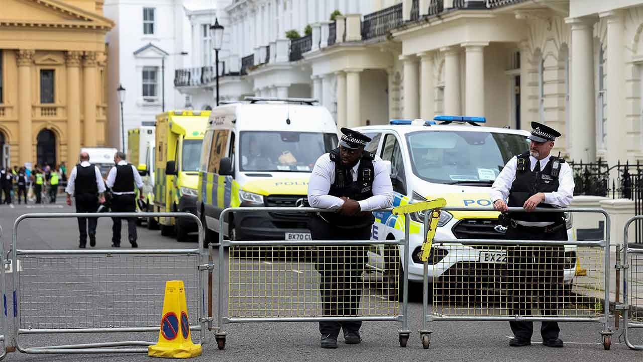 Notting Hill Karnavalı'nda bıçaklı saldırılar: 3 yaralı