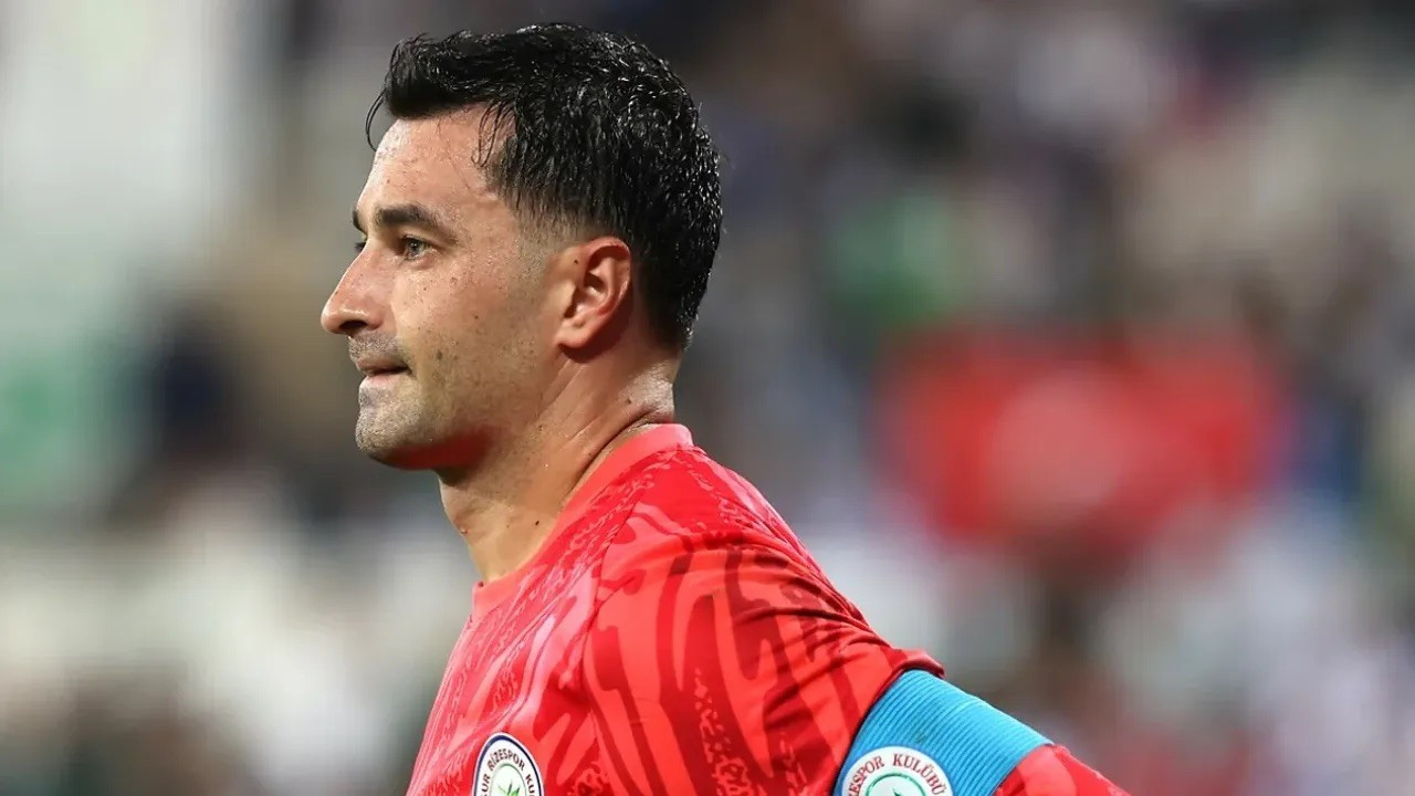 Rizespor kalecisi Gökhan Akkan, haftanın en fazla kurtarış yapan kalecisi oldu