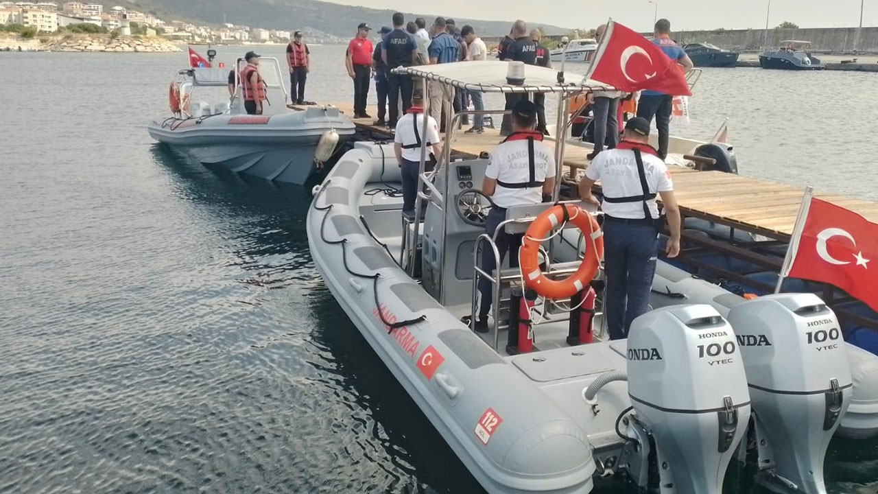 Marmara'ya kanoyla açılan iki kişiyi arama çalışmaları sürüyor