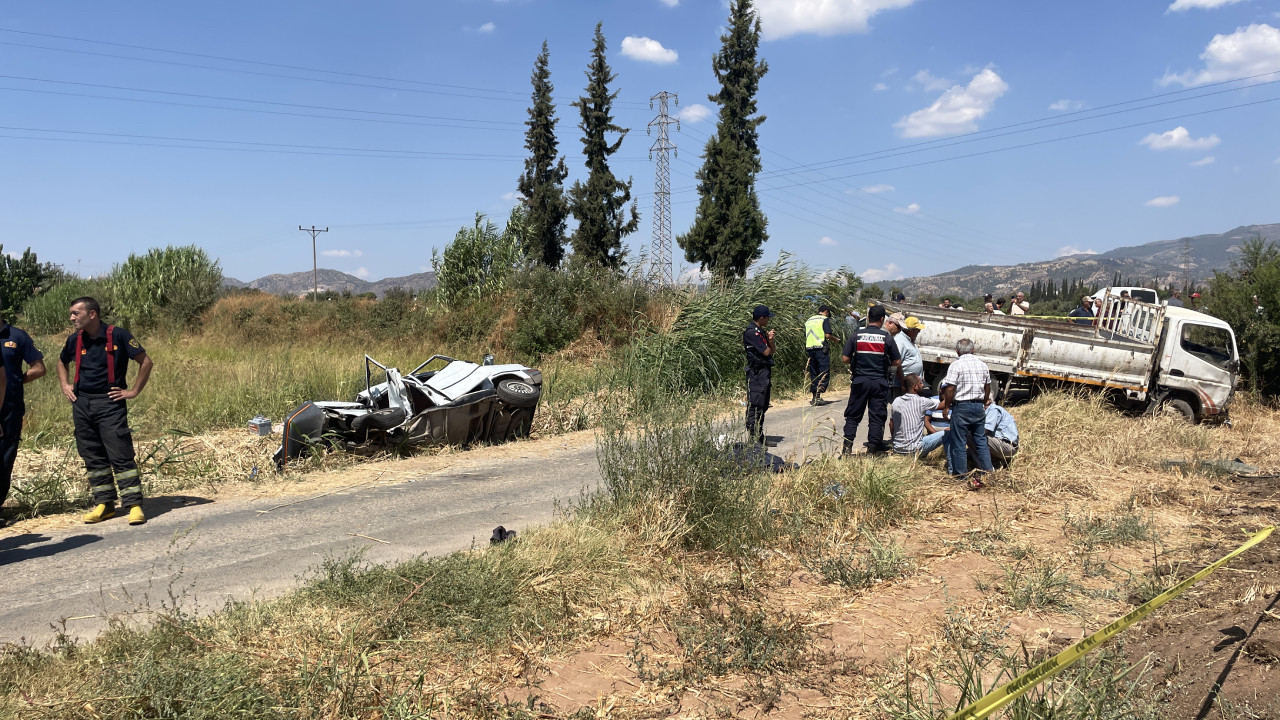 Aydın'da otomobille kamyonet çarpıştı: 1 ölü, 6 yaralı