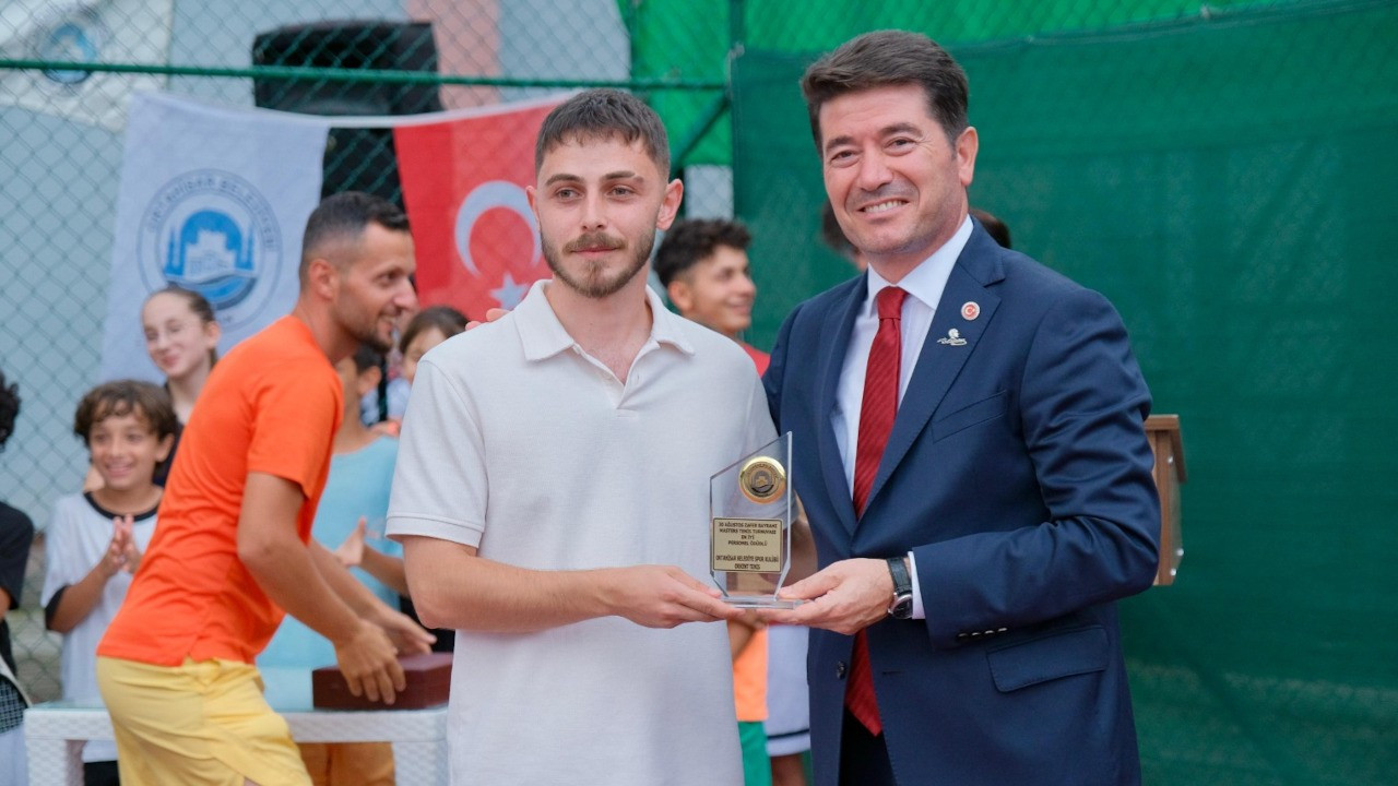 Ortahisar'da 30 Ağustos için tenis turnuvası