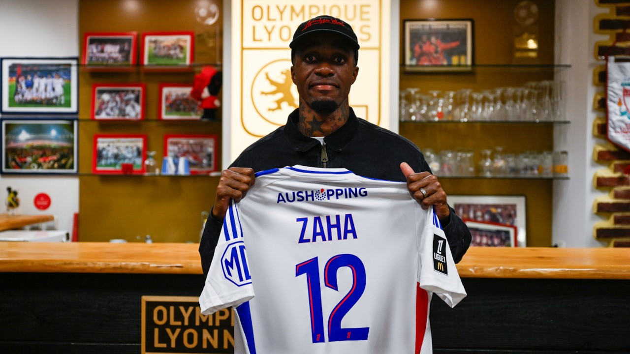 Wilfried Zaha, Olympique Lyon'la anlaştı