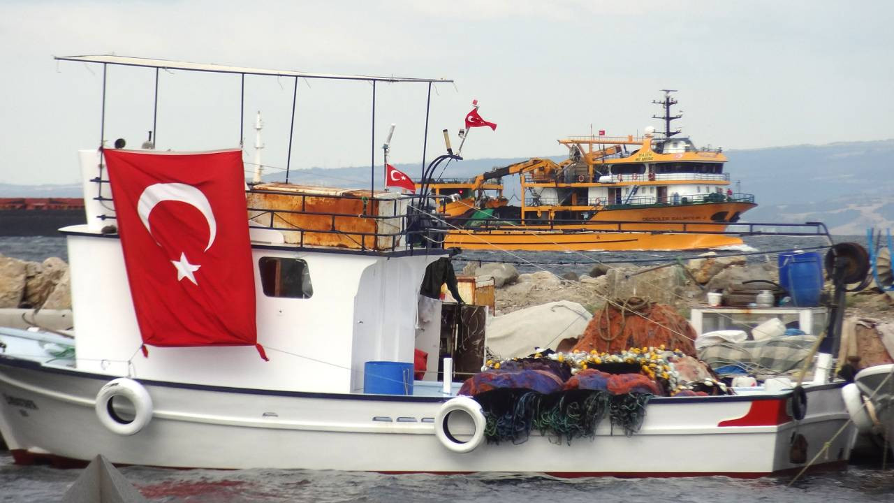 Çanakkale'de av sezonu açıldı: 'Yılbaşına kadar bol bol balık yenecek'