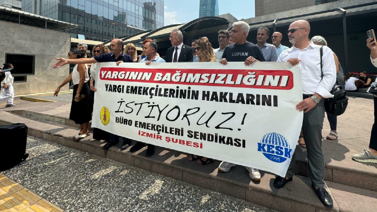 İzmir'de yargı emekçilerinden eylem: 'Artık yeter'