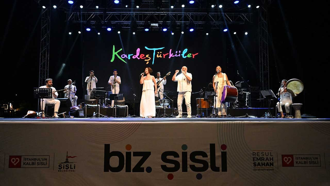 ‘Biz Şişli’ Kardeş Türküler konseriyle başladı