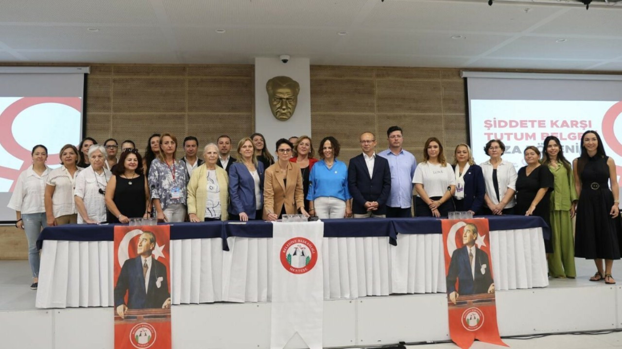 Menteşe Belediye Başkanı, 'Şiddete Karşı Tutum Belgesi'ni imzaladı