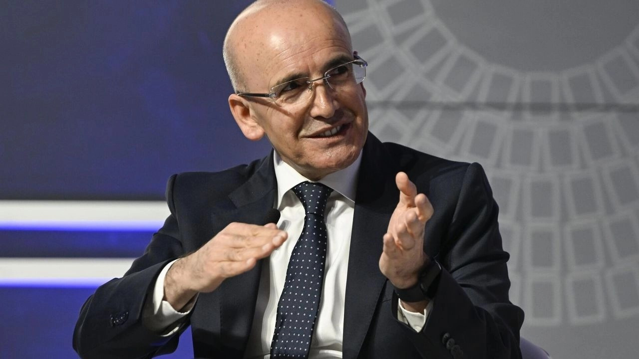 Mehmet Şimşek'ten enflasyon mesajı: Yıl sonu tahmini tutacak