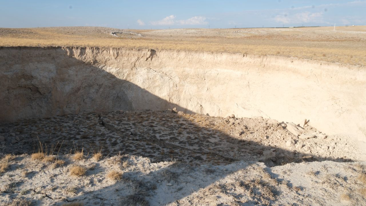 Pancar tarlasında obruk oluştu: Çapı 100 metre - Sayfa 6