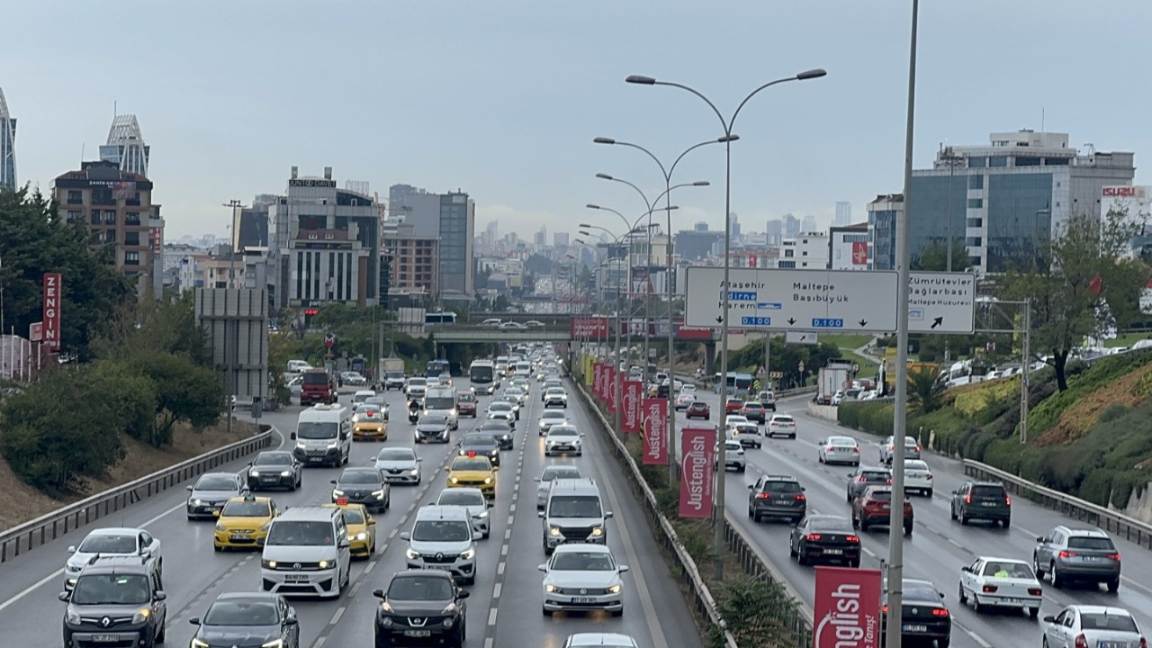 İstanbul'da okul saatlerine trafik düzenlemesi