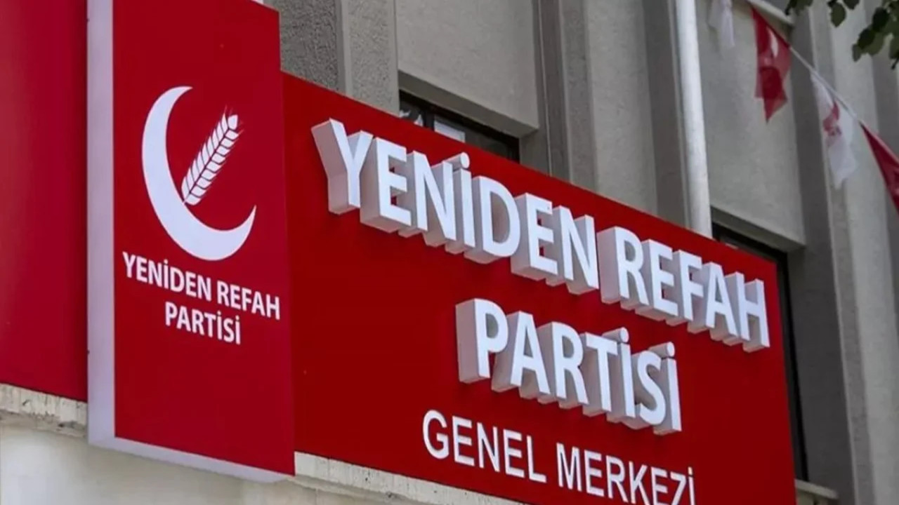 Yeniden Refah Partisi'nde bir istifa daha