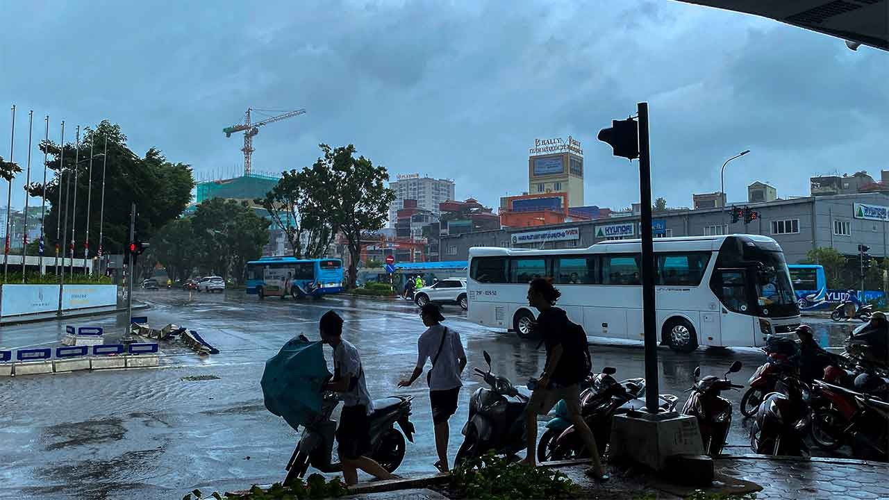 Yagi Tayfunu, Çin ve Vietnam'ı vurdu: 2 ölü