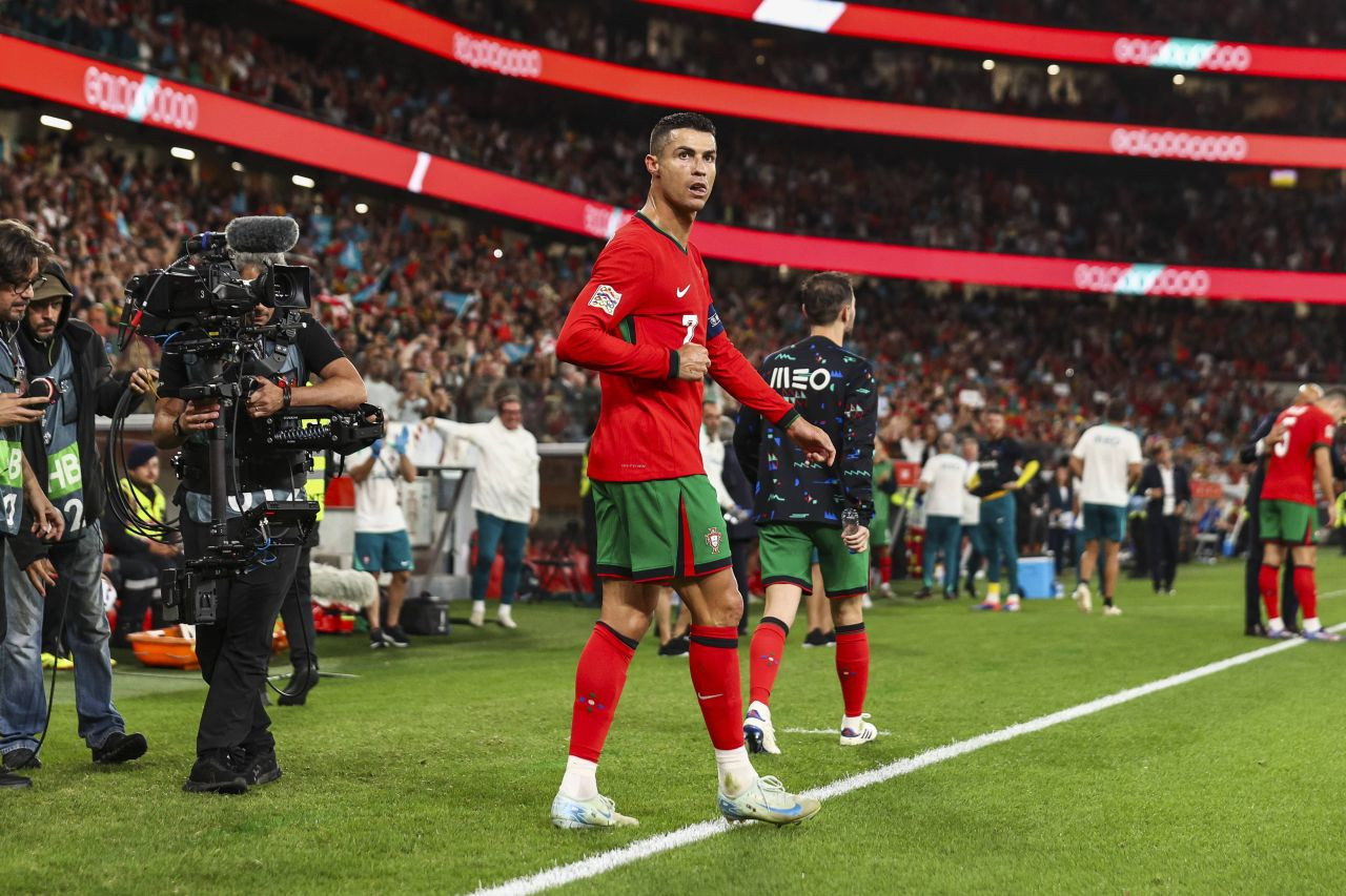 Cristiano Ronaldo bir kez daha tarihe geçti - Sayfa 2