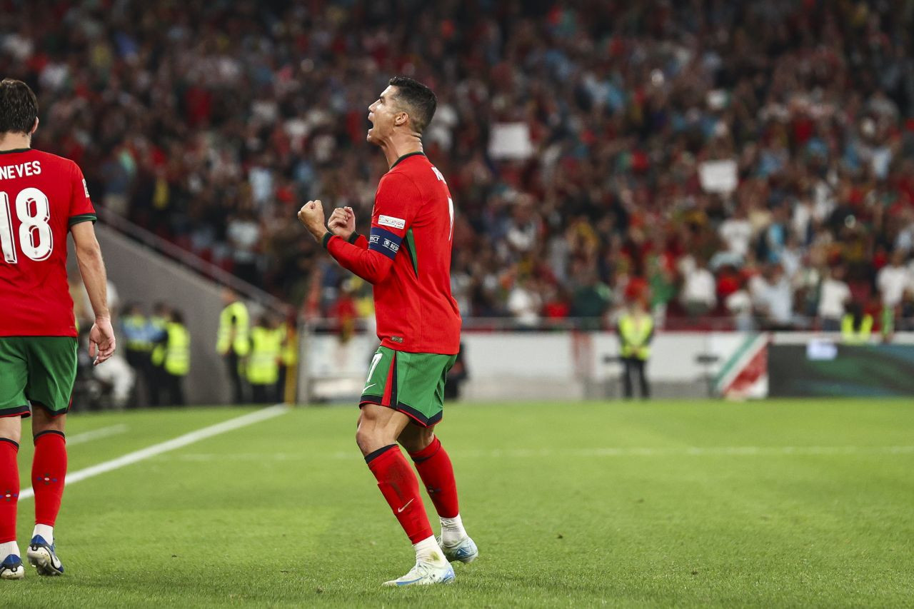 Cristiano Ronaldo bir kez daha tarihe geçti - Sayfa 1