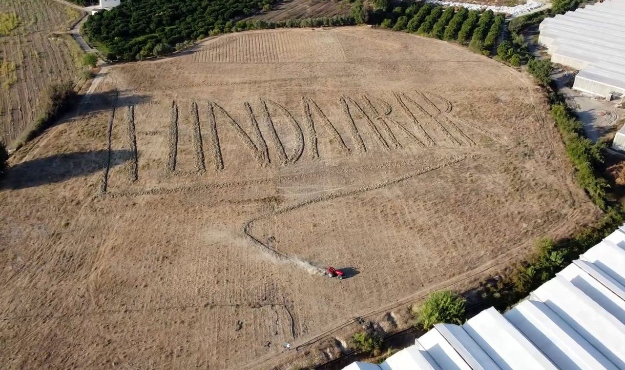 Hayranı olduğu Funda Arar'ın adını tarlasına yazdı - Sayfa 4