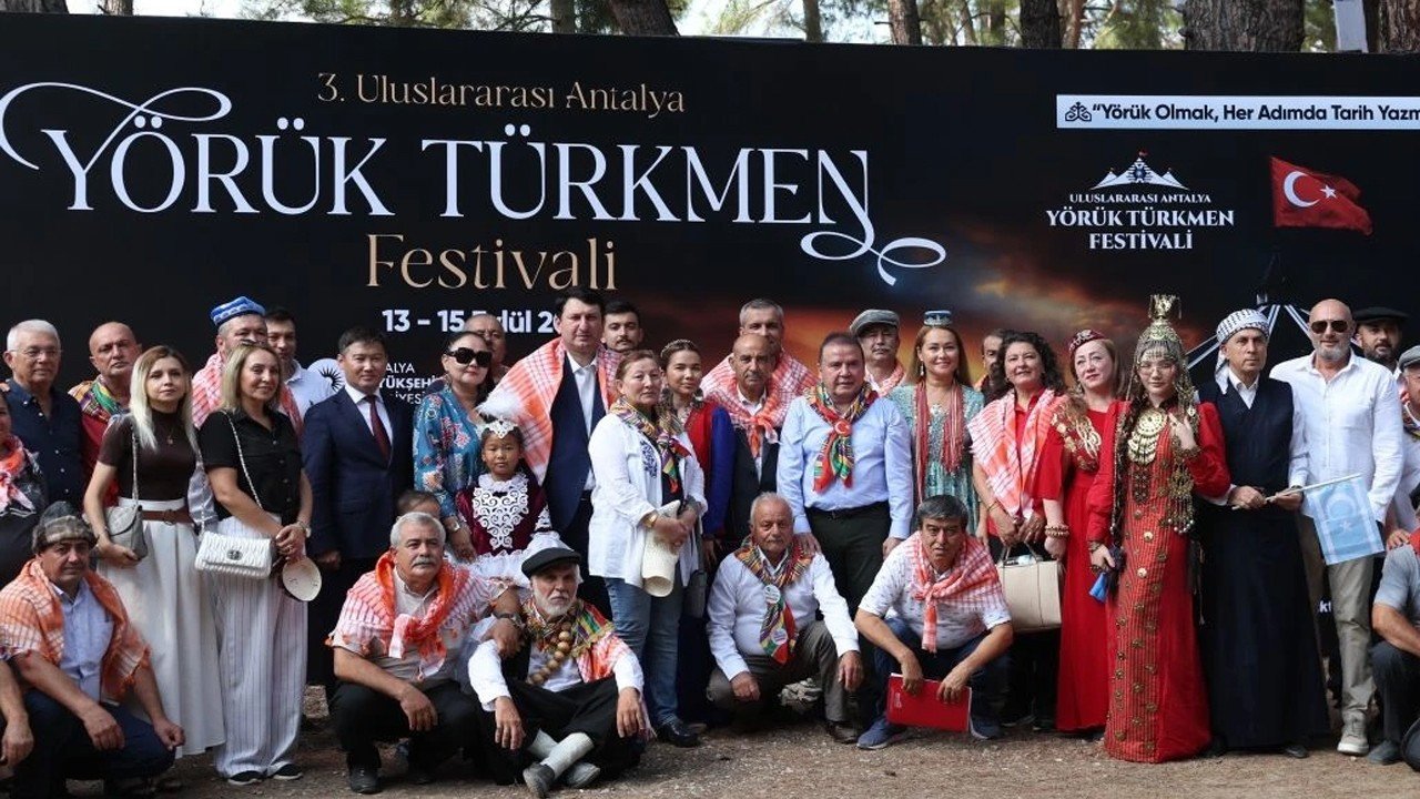 Antalya Uluslararası Yörük Türkmen Festivali'nde Yörük göçü sergilendi