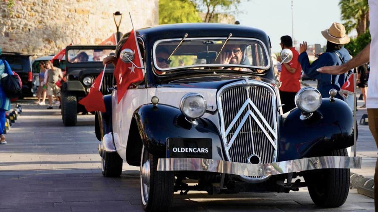 Çeşme Festivali, '90’larda Çeşme' teması ile başladı