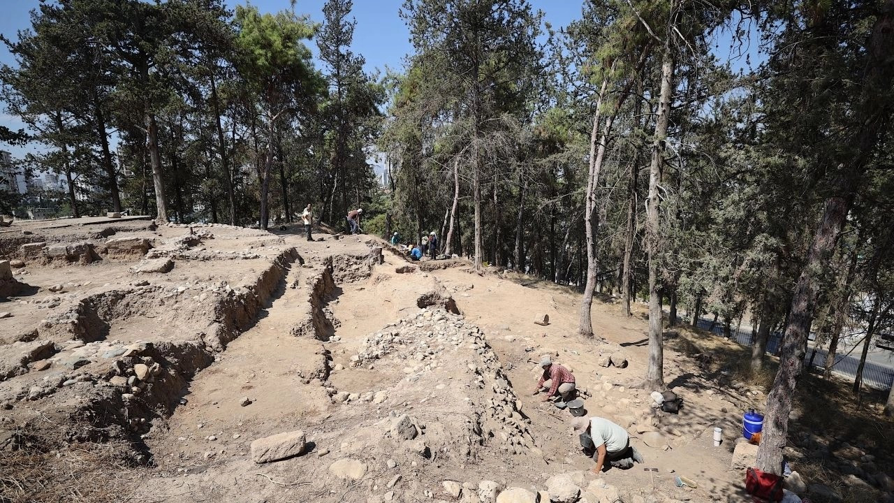 9 bin yıllık Yumuktepe Höyüğü'nde çalışmalar sürüyor