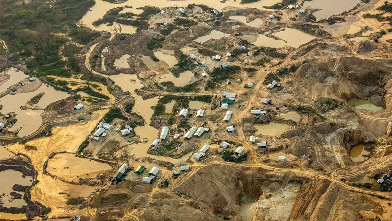 Rakip kabileler arasında 'altın madeni' çatışması: En az 30 ölü