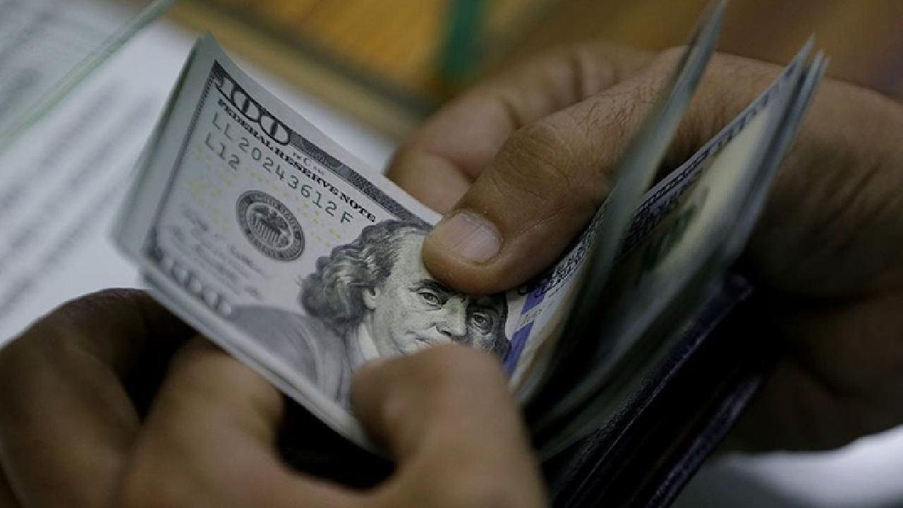 Dolar kuru kritik eşiğin altına indi - Sayfa 1