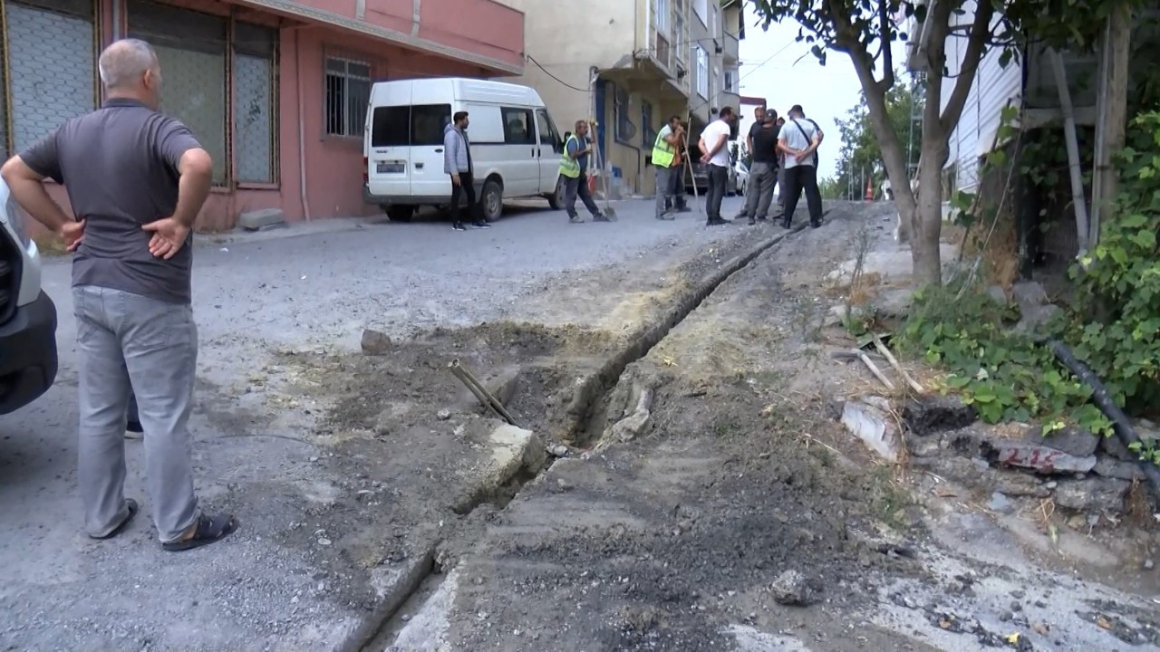 Başakşehir'de işçiler doğalgaz borusu patlattı: 3 kişi hastaneye kaldırıldı