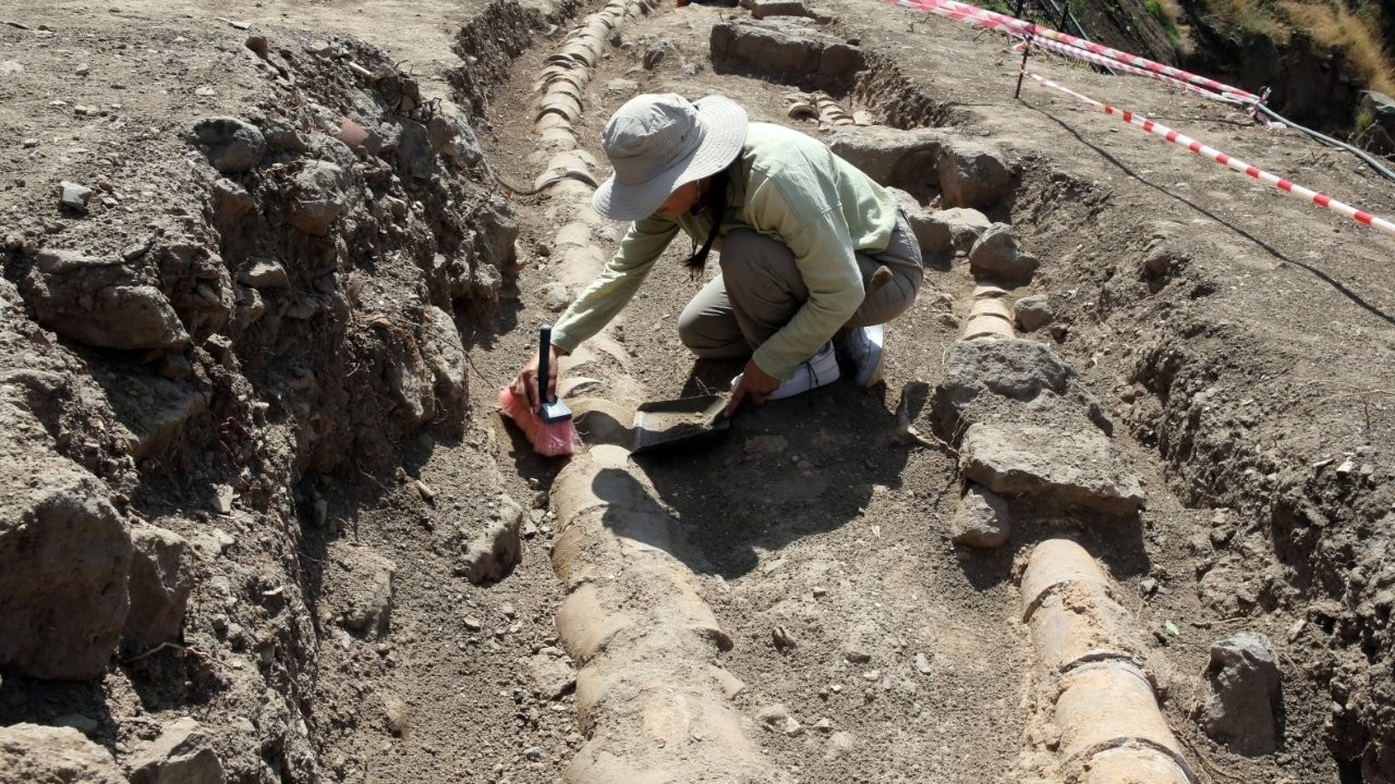 Bitlis Kalesi'nde içme suyu şebekesi bulundu