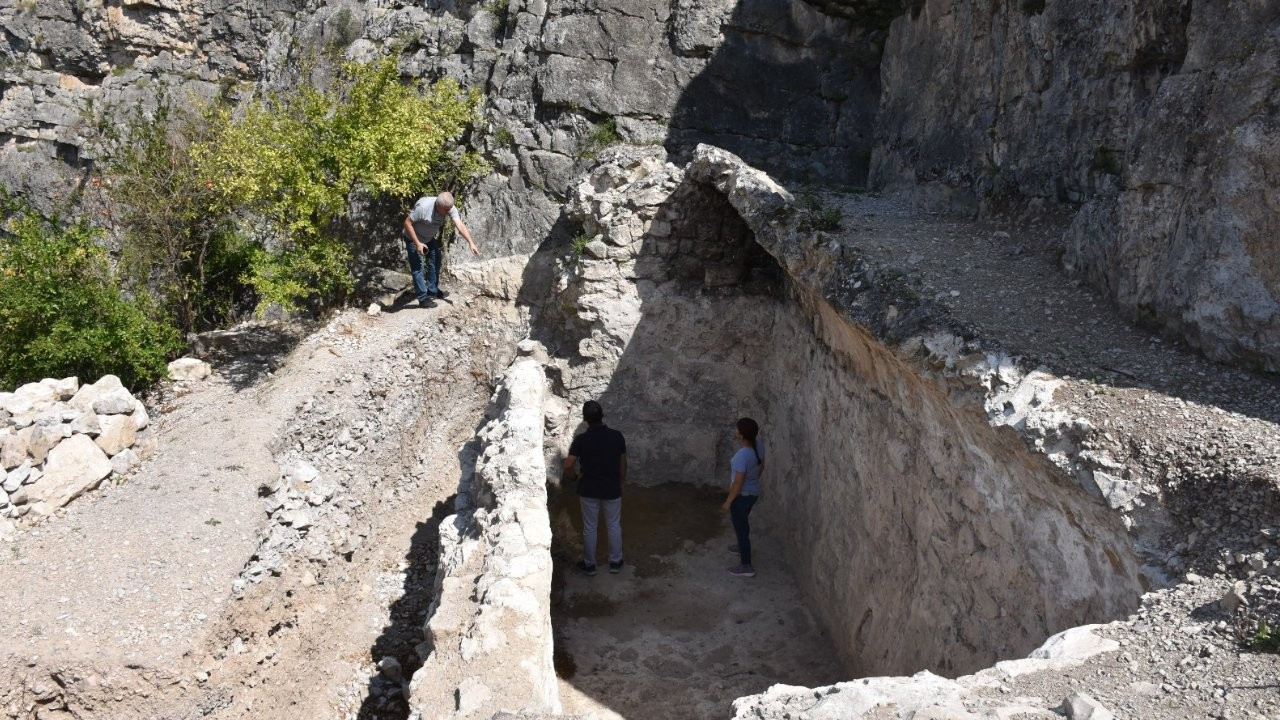 Artvin'deki kazılarda çeşme ve sarnıç bulundu