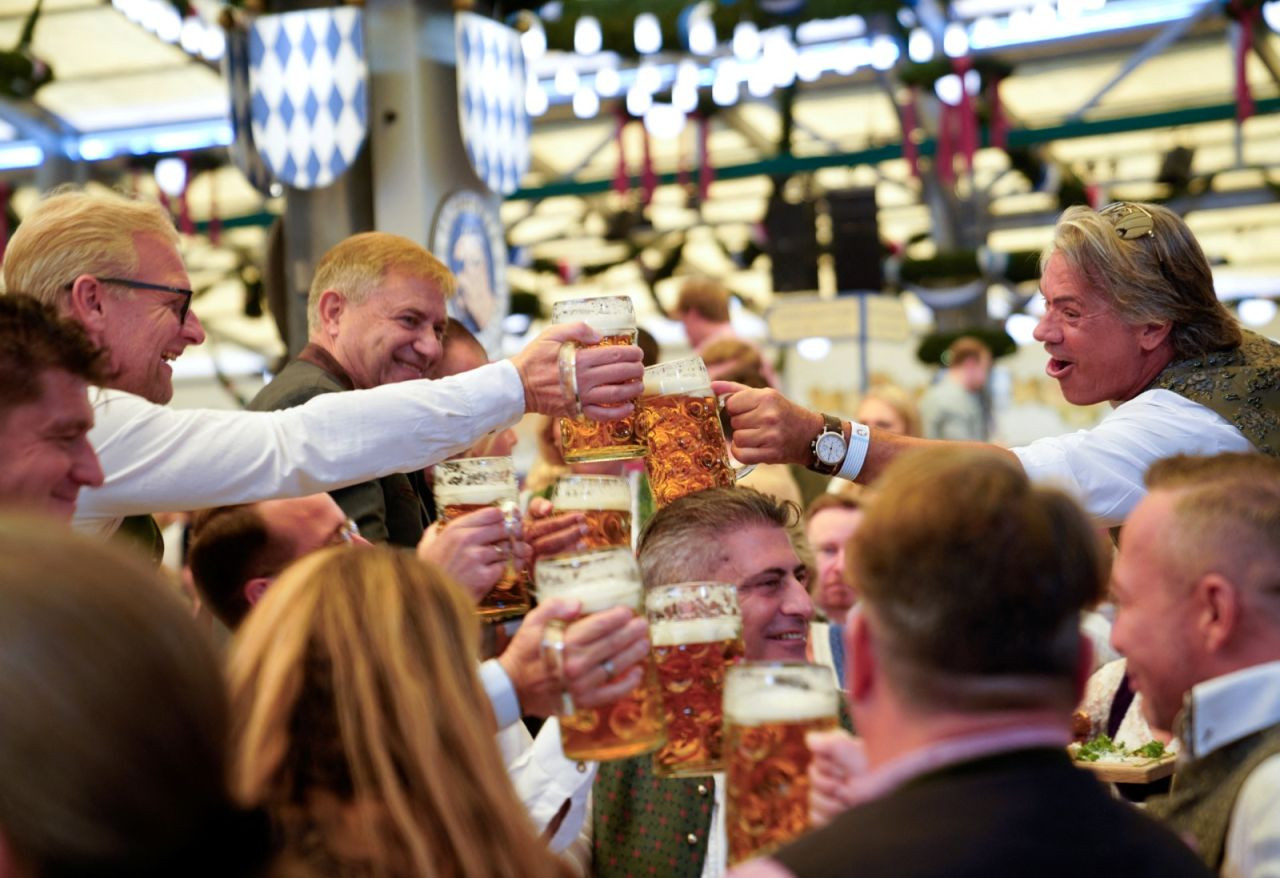 Oktoberfest kapılarını 189'uncu kez açtı: 1 litre bira 15 euro - Sayfa 3