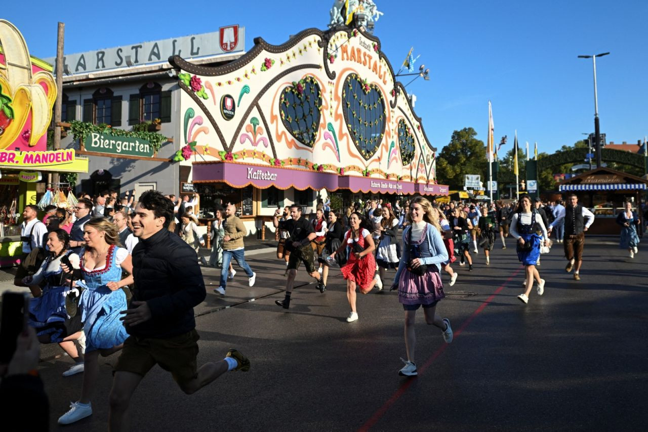 Oktoberfest kapılarını 189'uncu kez açtı: 1 litre bira 15 euro - Sayfa 2