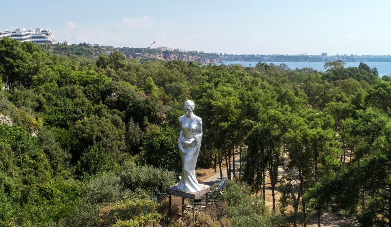 Altın Portakal'ın simgesi 'Venüs' heykelleri Antalya sokaklarında - Sayfa 2