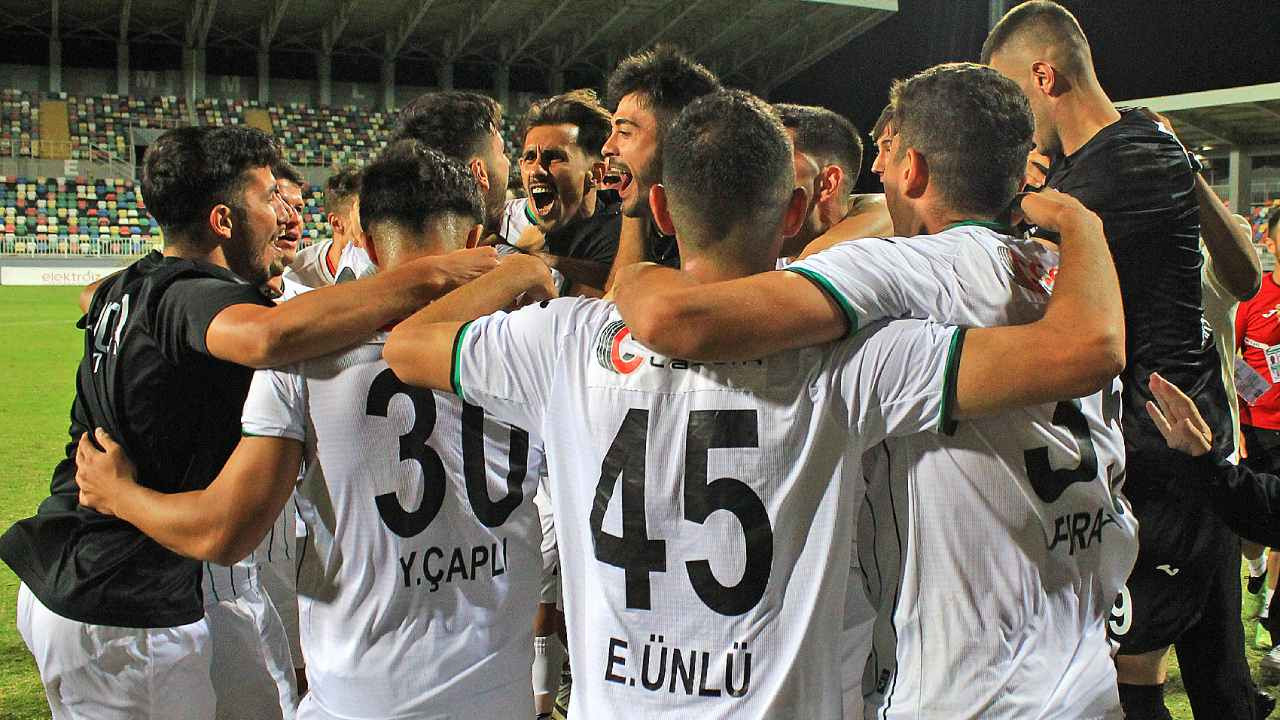 Bornova 1877 gol oldu yağdı: 6-2