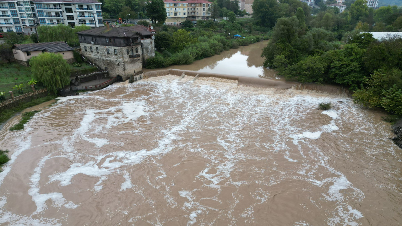 Bartın Irmağı köpürdü, numune alındı