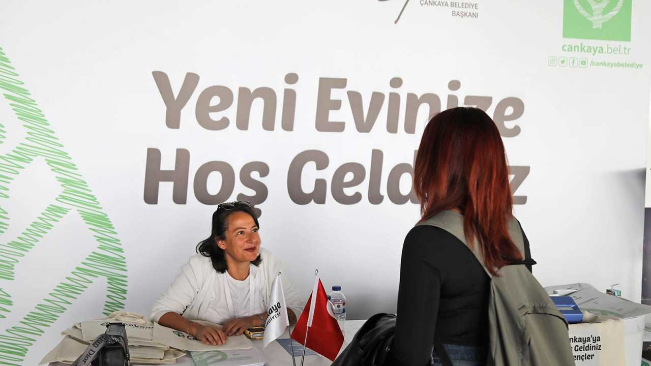 Çankaya Belediyesi üniversite öğrencilerini AŞTİ'de karşılıyor: 'Yeni Evinize Hoş Geldiniz'