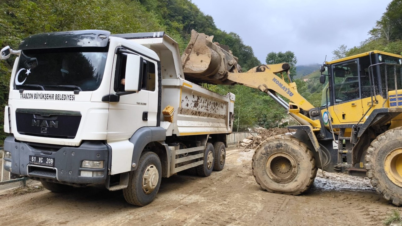 Trabzon'daki taşkın temizliği sürüyor