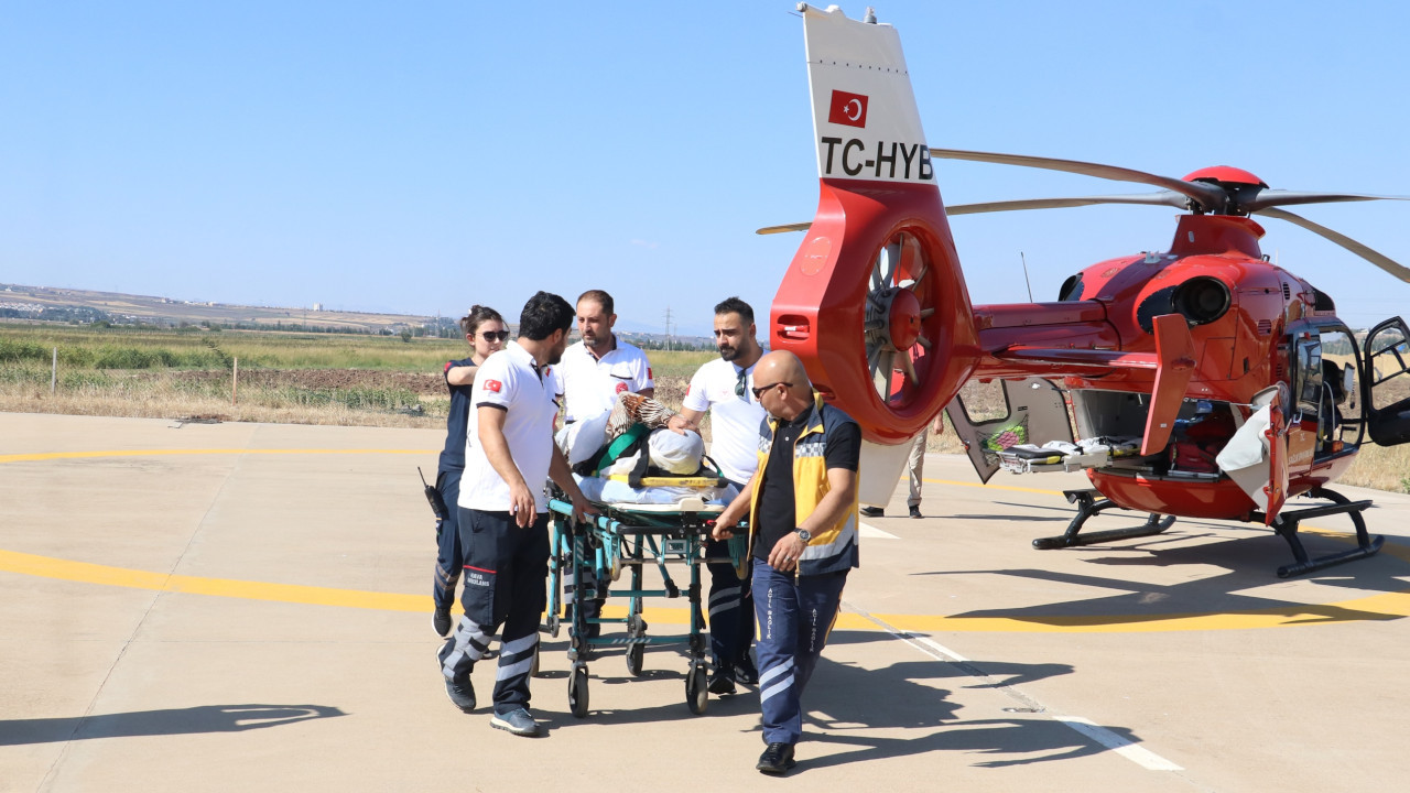 Lice'de yaralı, ambulans uçakla sevk edildi