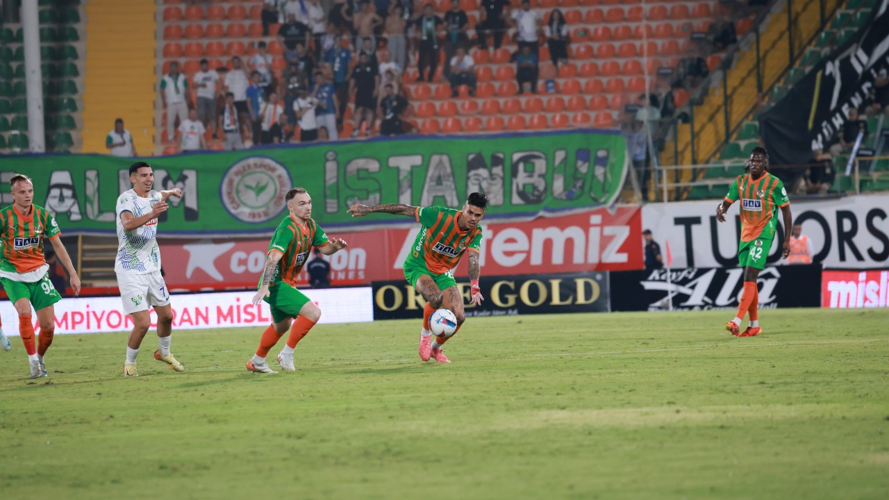 Alanyaspor sahasında ilk galibiyetini aldı