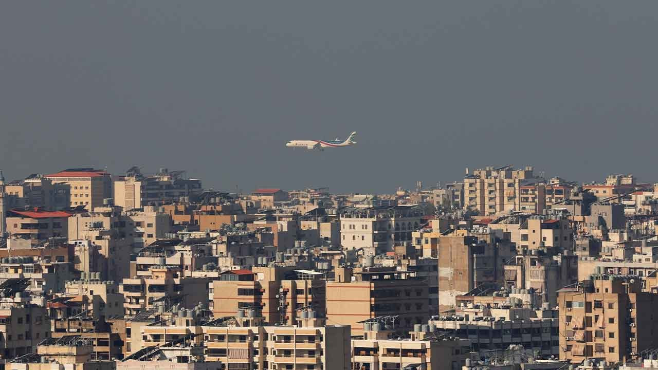 İsrail 'vururuz' dedi, İran uçağından Lübnan hava sahasına girmemesi istendi