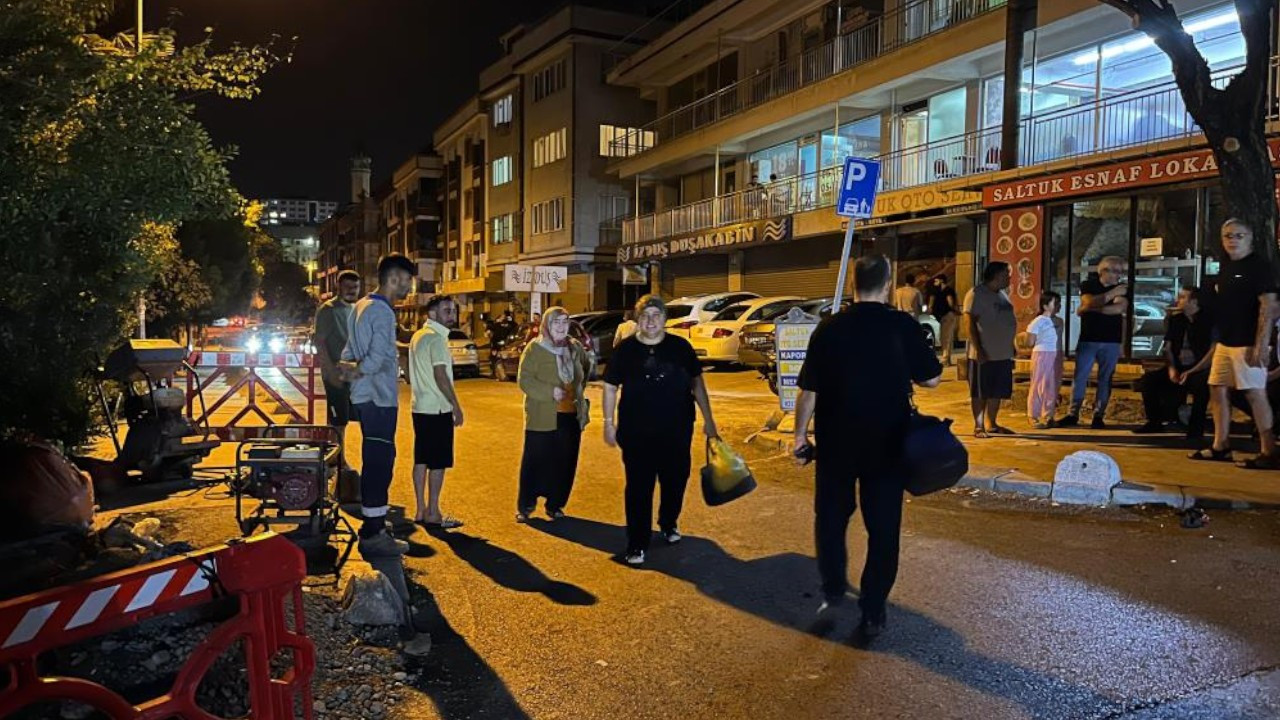 İstanbul'un bir sokağında üç gündür elektrik yok