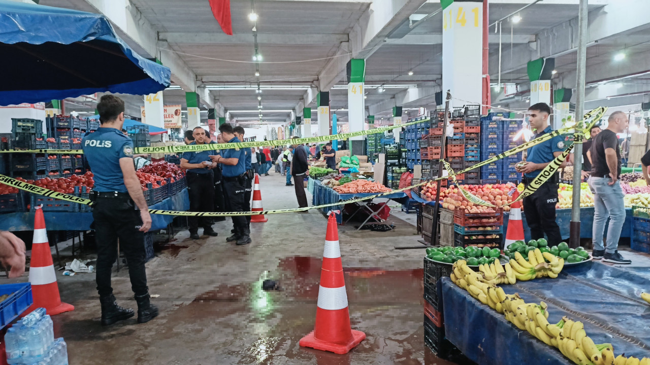 Kocaeli'ndeki pazarda bıçaklı saldırı: 1 ölü, 1 yaralı