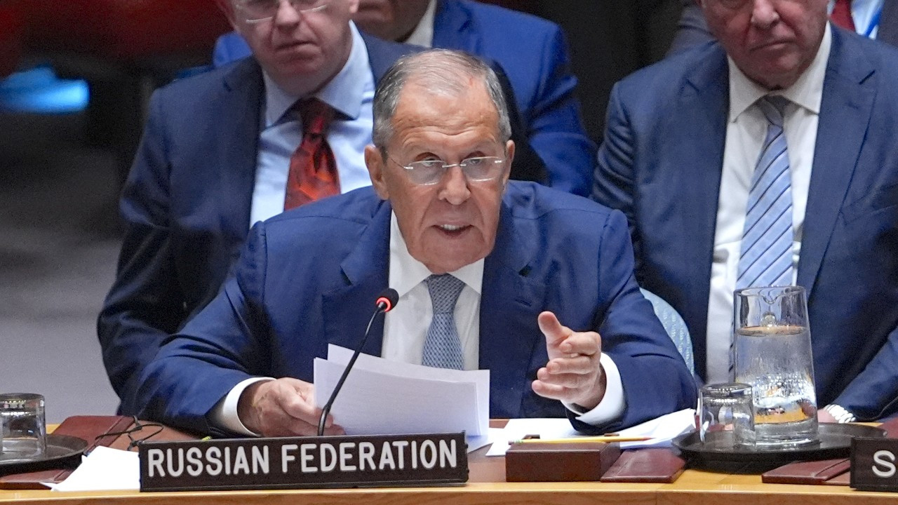 Lavrov: Filistinlilerin Amerikan silahlarıyla öldürülmesi derhal durdurulmalı