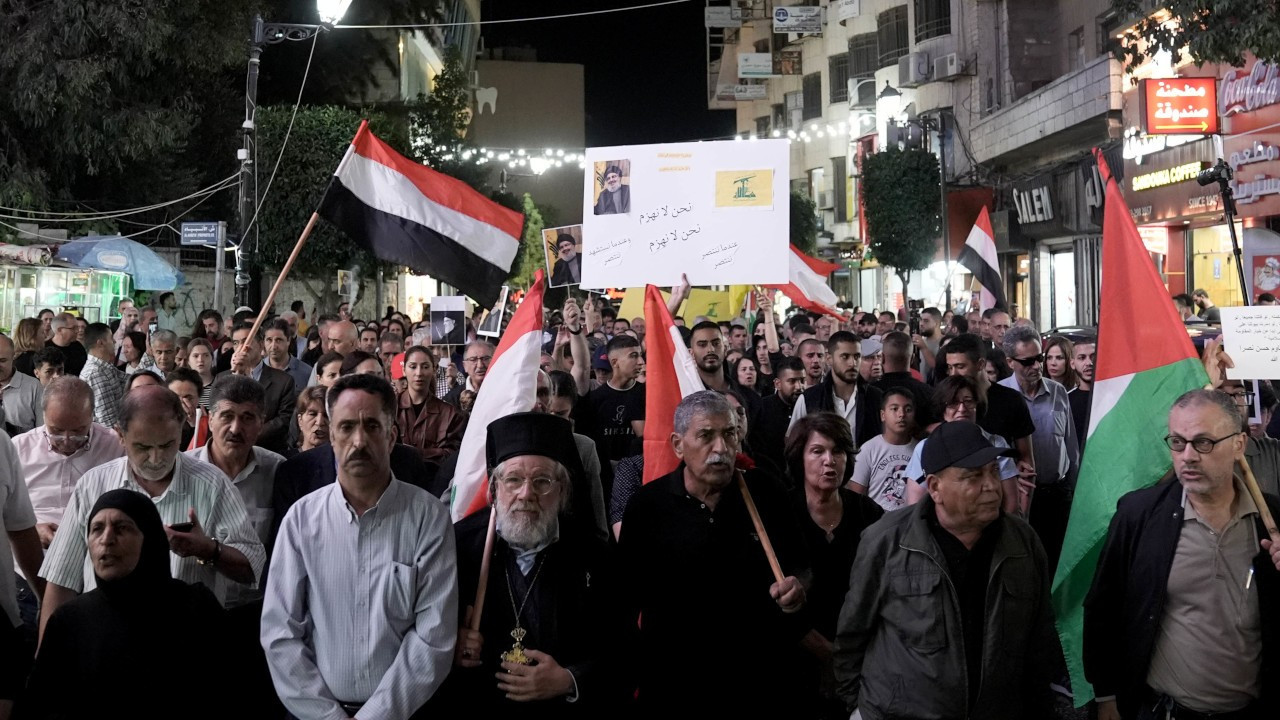 Hizbullah lideri Nasrallah'ın öldürülmesi Batı Şeria'da protesto edildi