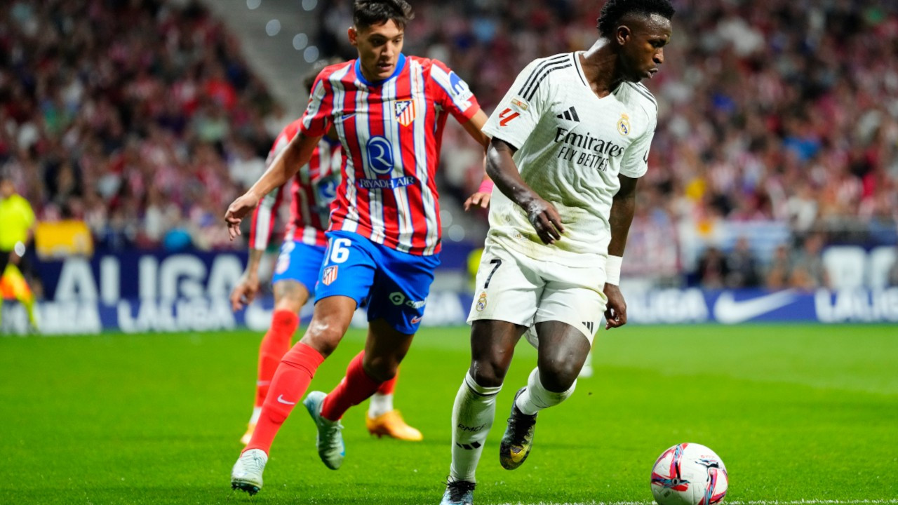 Atletico Madrid-Real Madrid derbisi 15 dakika durdu