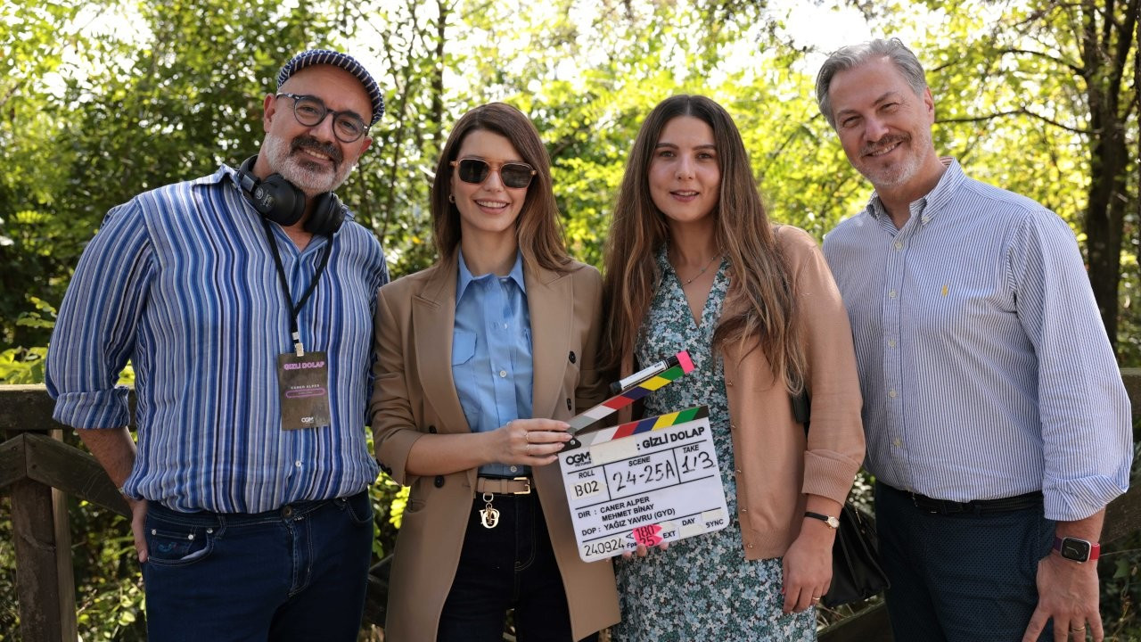 Beren Saat başrolde: 'Gizli Dolap' çekimlerinden ilk fotoğraf