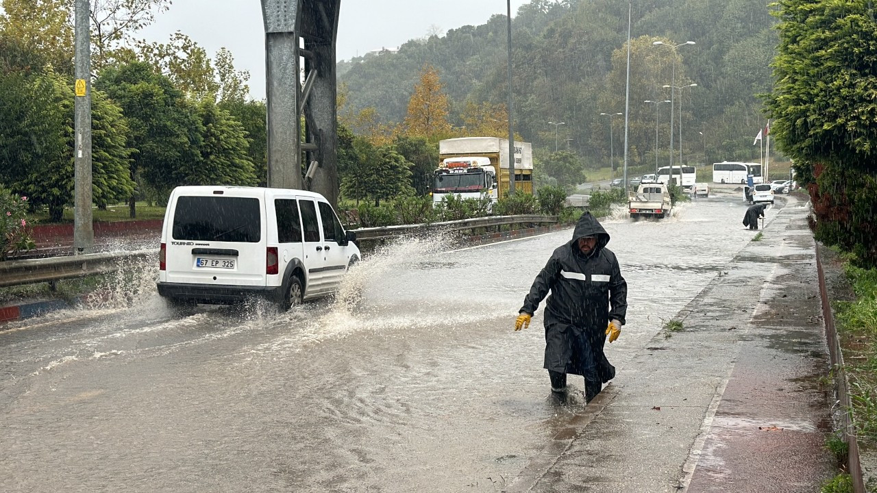 Afet riskine karşı 5 kente araç ve personel sevk edildi