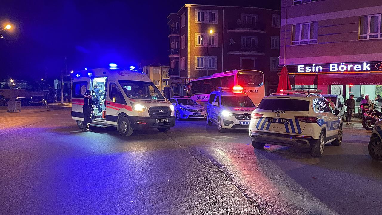 '17 yaşındaki sürücü' kovalamacası: 2'si polis 4 yaralı